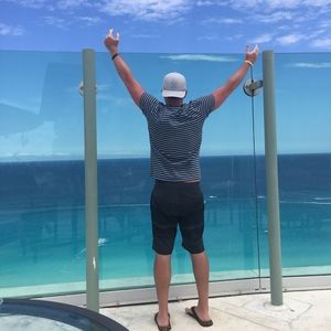 Meet your Posher, Eric